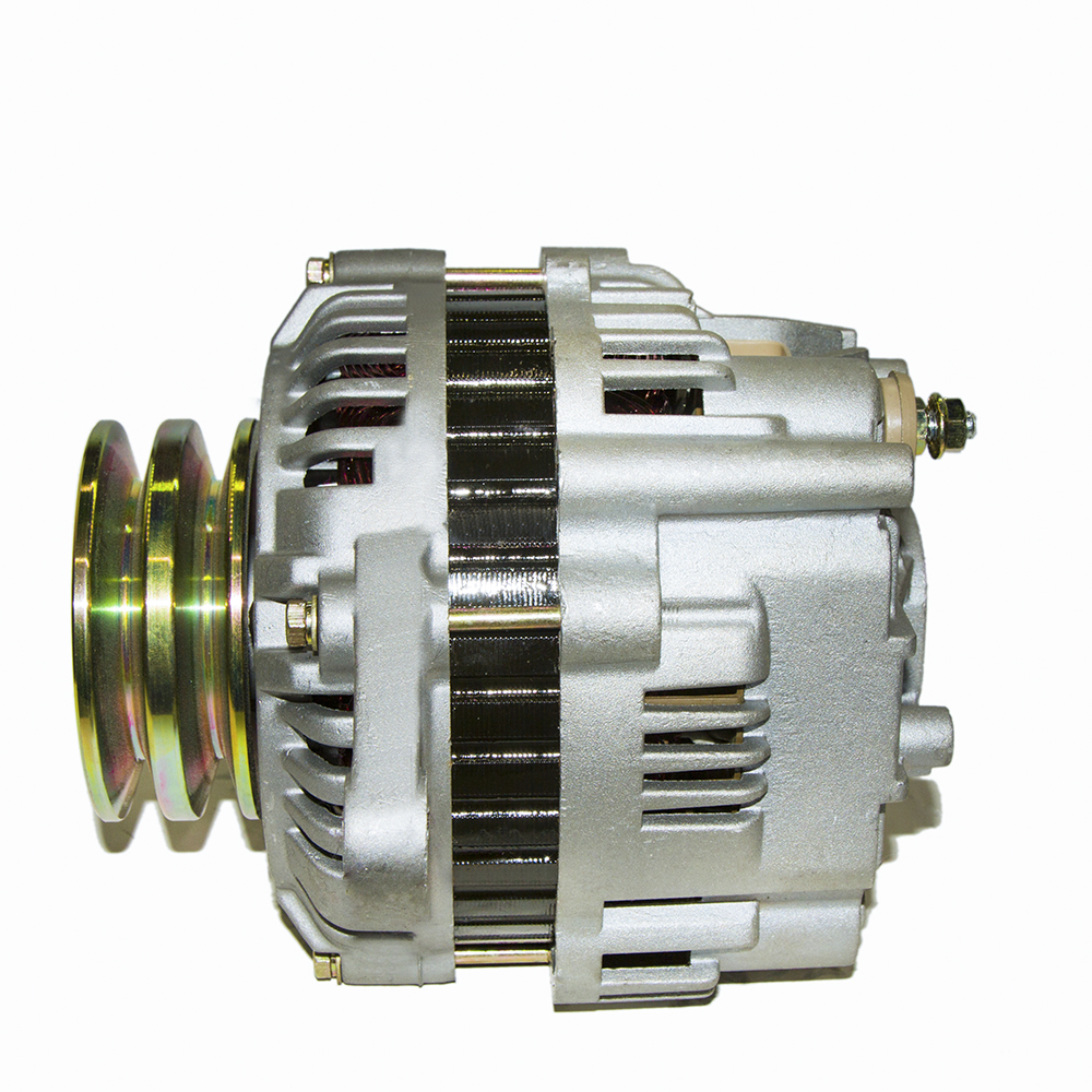 发电机4M40  E305   24V  45A  2Z83-33